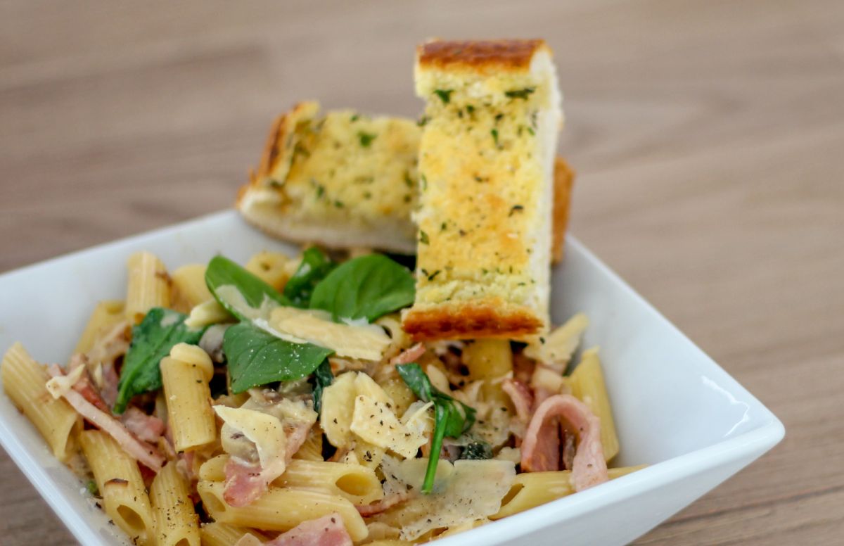 Creamy Bacon & Spinach Penne Pasta - School Mum